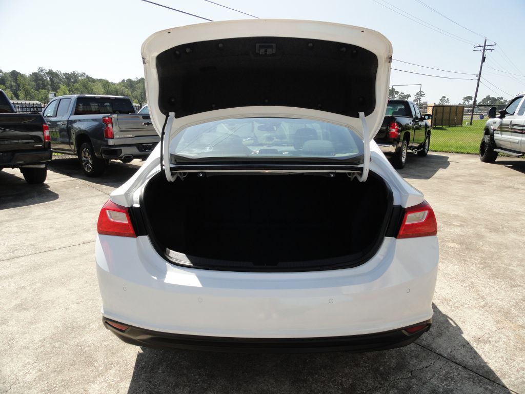 2018 Chevrolet Malibu Image 6