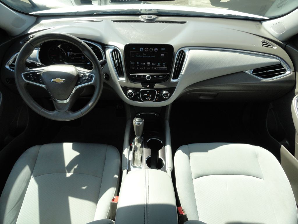 2018 Chevrolet Malibu Image 8