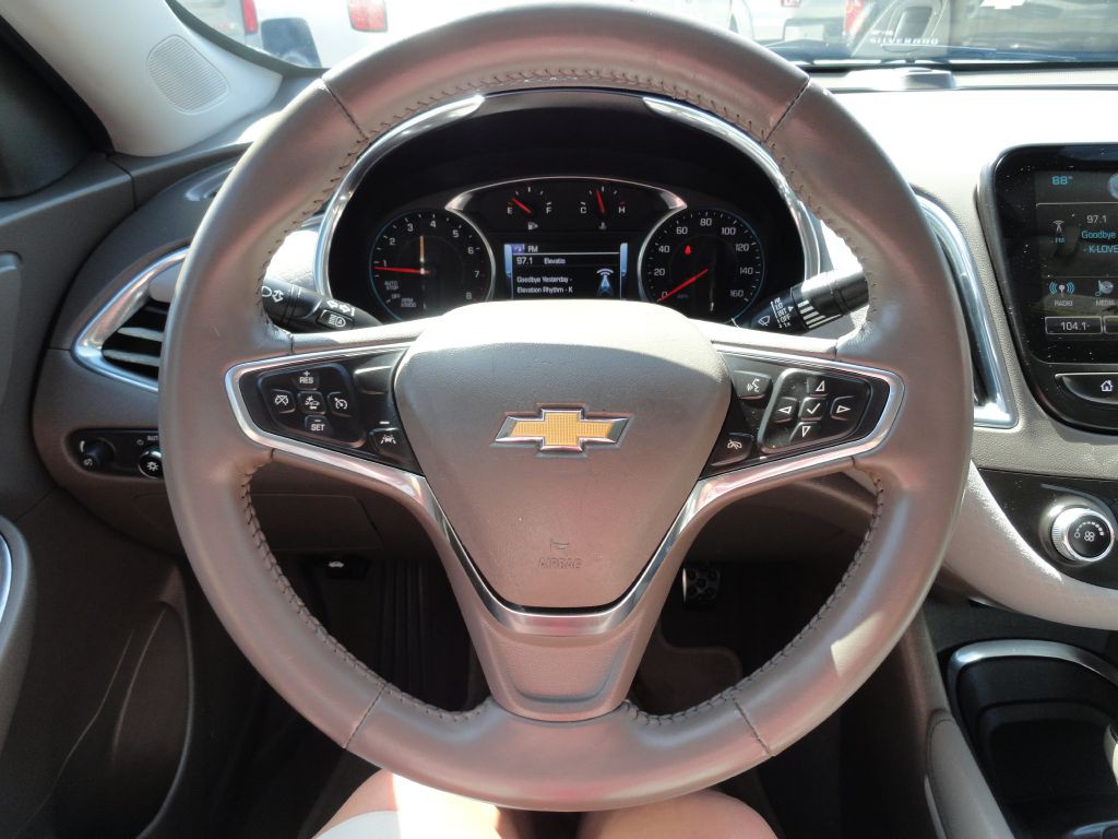 2018 Chevrolet Malibu Image 14