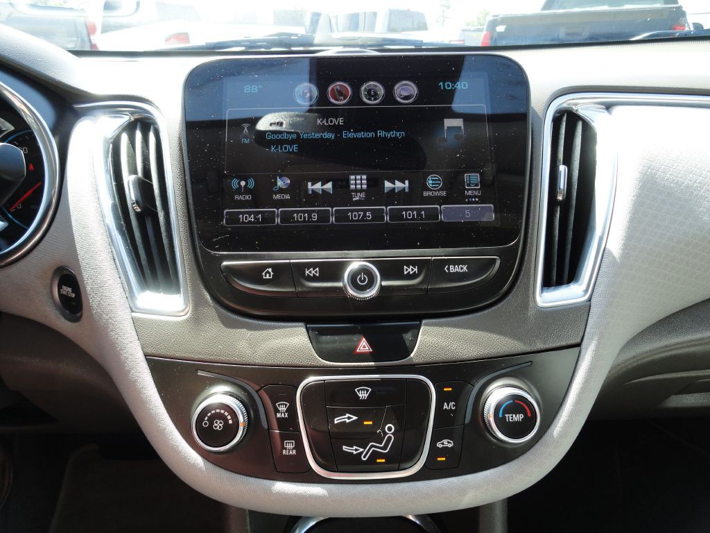 2018 Chevrolet Malibu Image 17