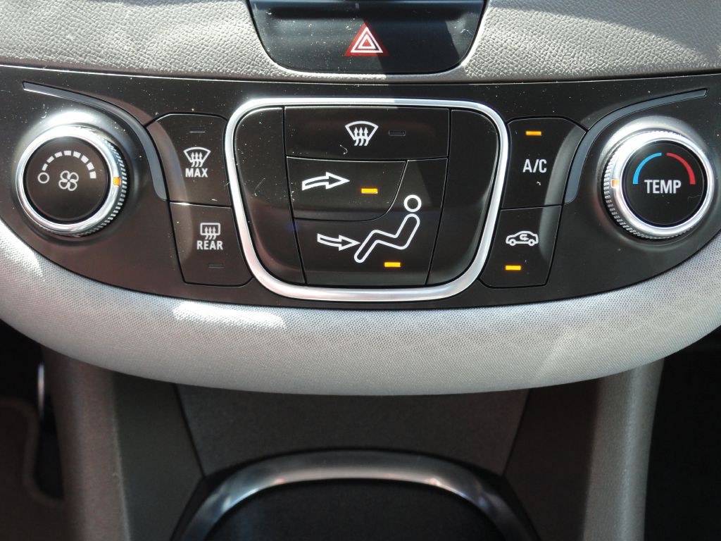 2018 Chevrolet Malibu Image 21
