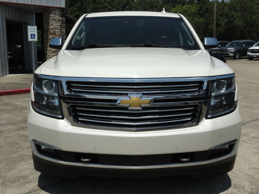 2015 Chevrolet Suburban Image 2