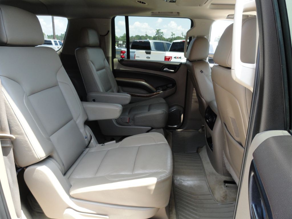 2015 Chevrolet Suburban Image 7