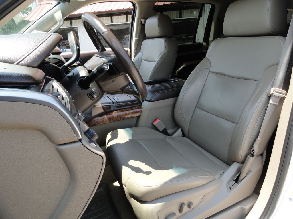 2015 Chevrolet Suburban Image 10