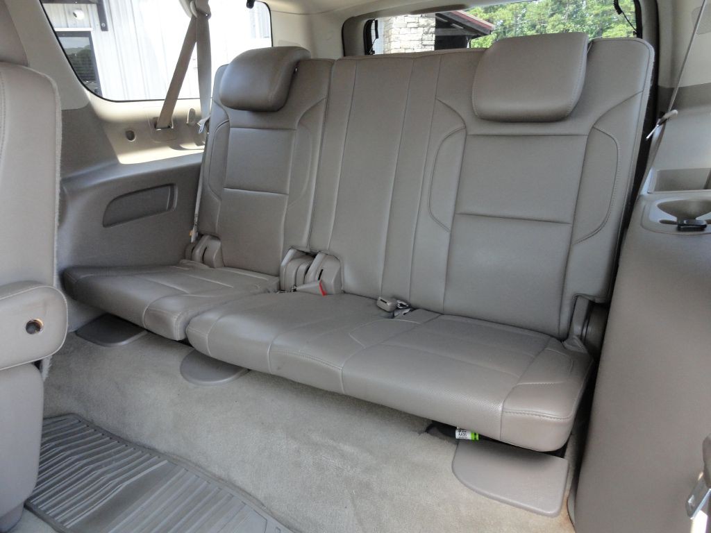 2015 Chevrolet Suburban Image 11