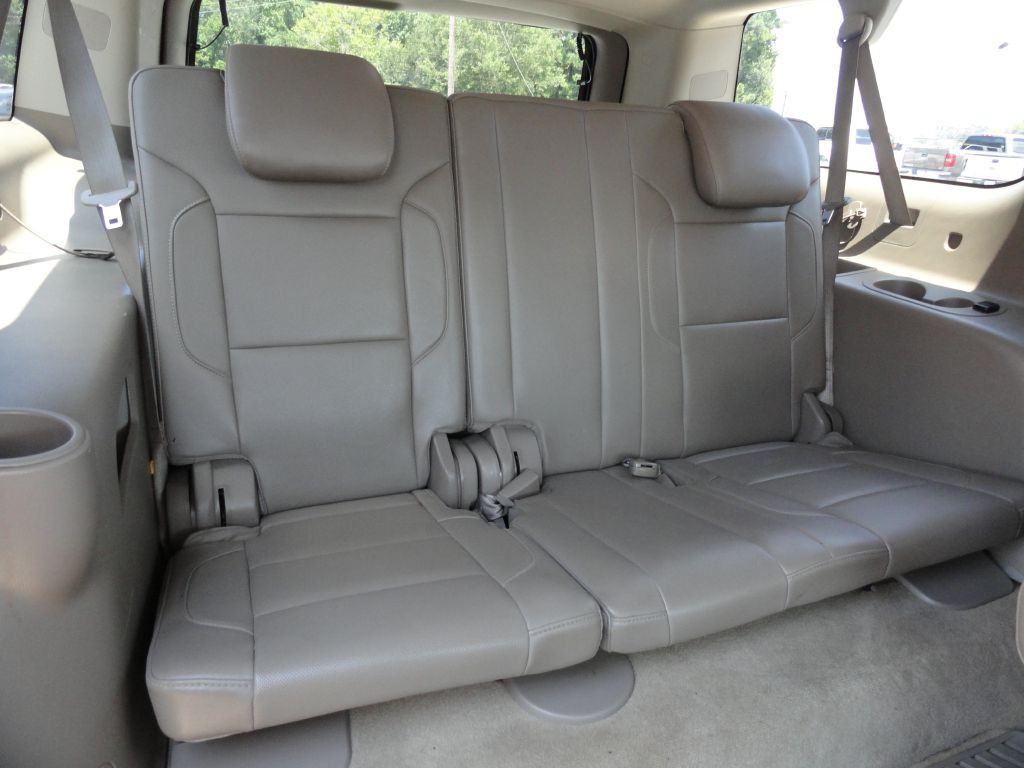 2015 Chevrolet Suburban Image 12
