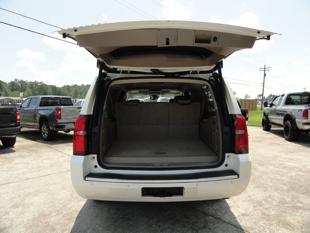 2015 Chevrolet Suburban Image 14