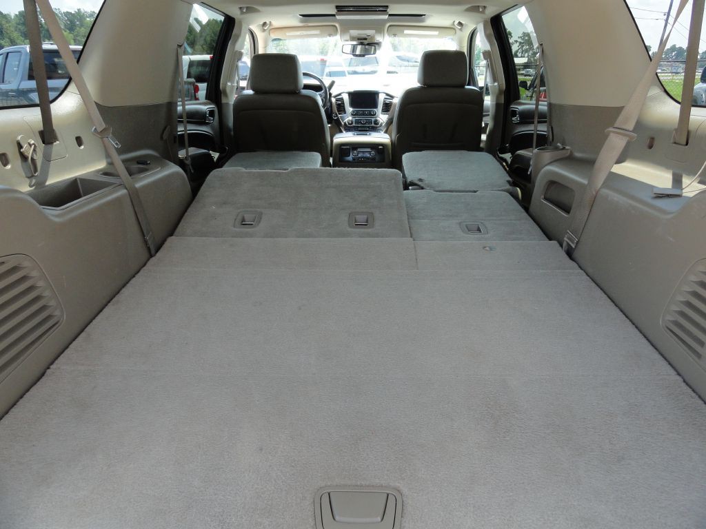 2015 Chevrolet Suburban Image 17