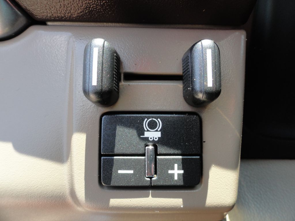 2015 Chevrolet Suburban Image 29