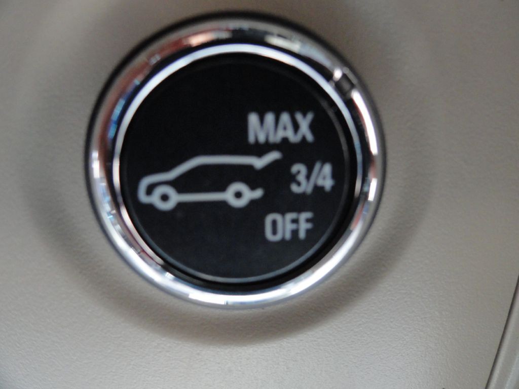 2015 Chevrolet Suburban Image 30