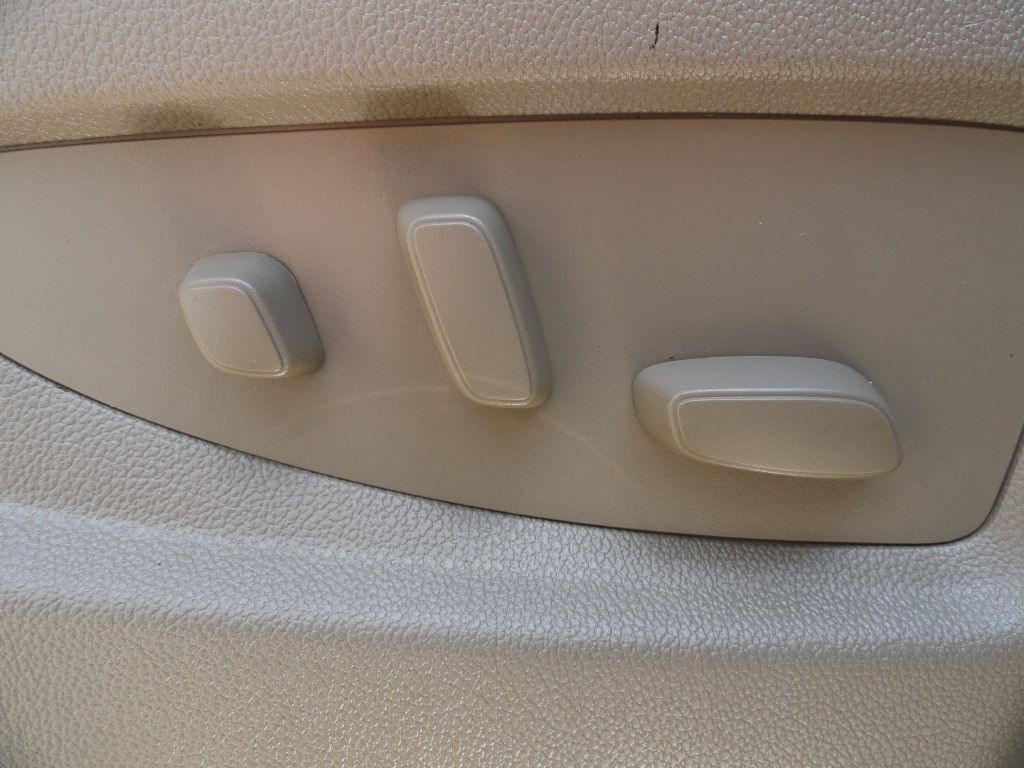 2015 Chevrolet Suburban Image 35