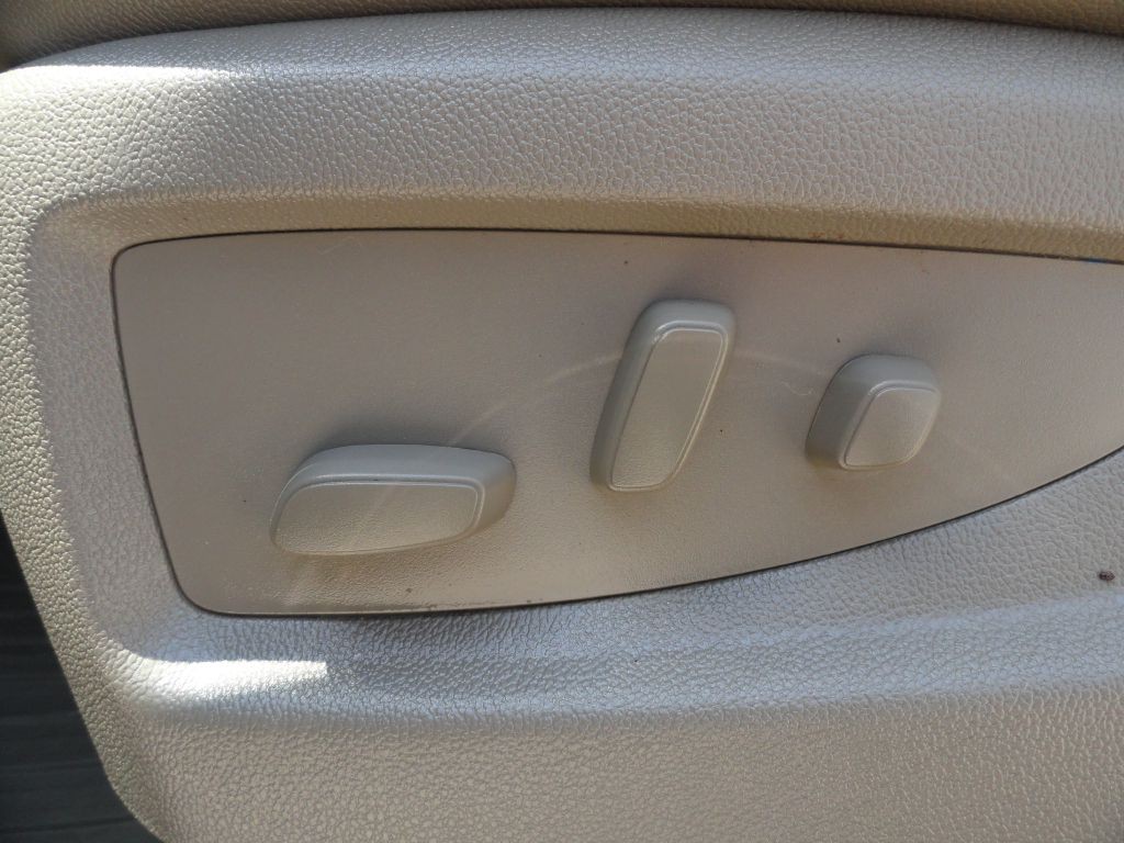 2015 Chevrolet Suburban Image 36