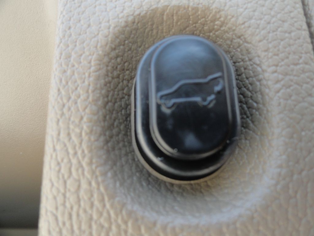 2015 Chevrolet Suburban Image 43