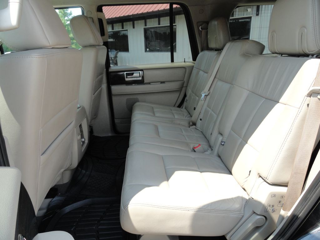 2007 Lincoln Navigator Image 9