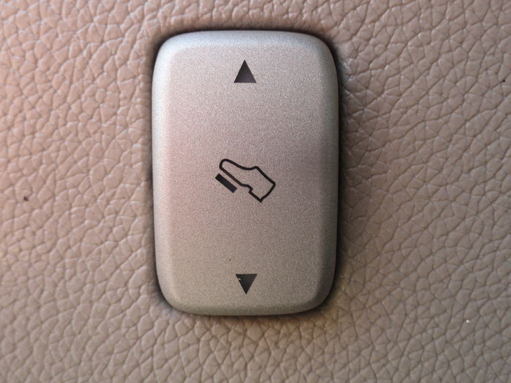2007 Lincoln Navigator Image 25