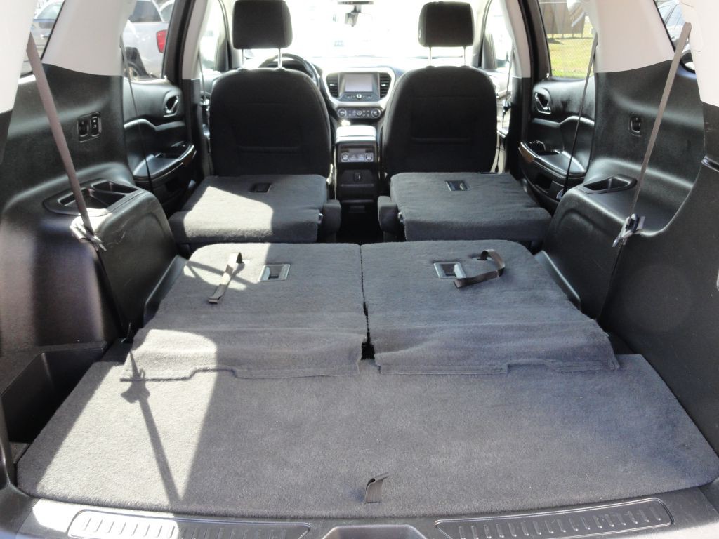 2019 GMC Acadia Image 17