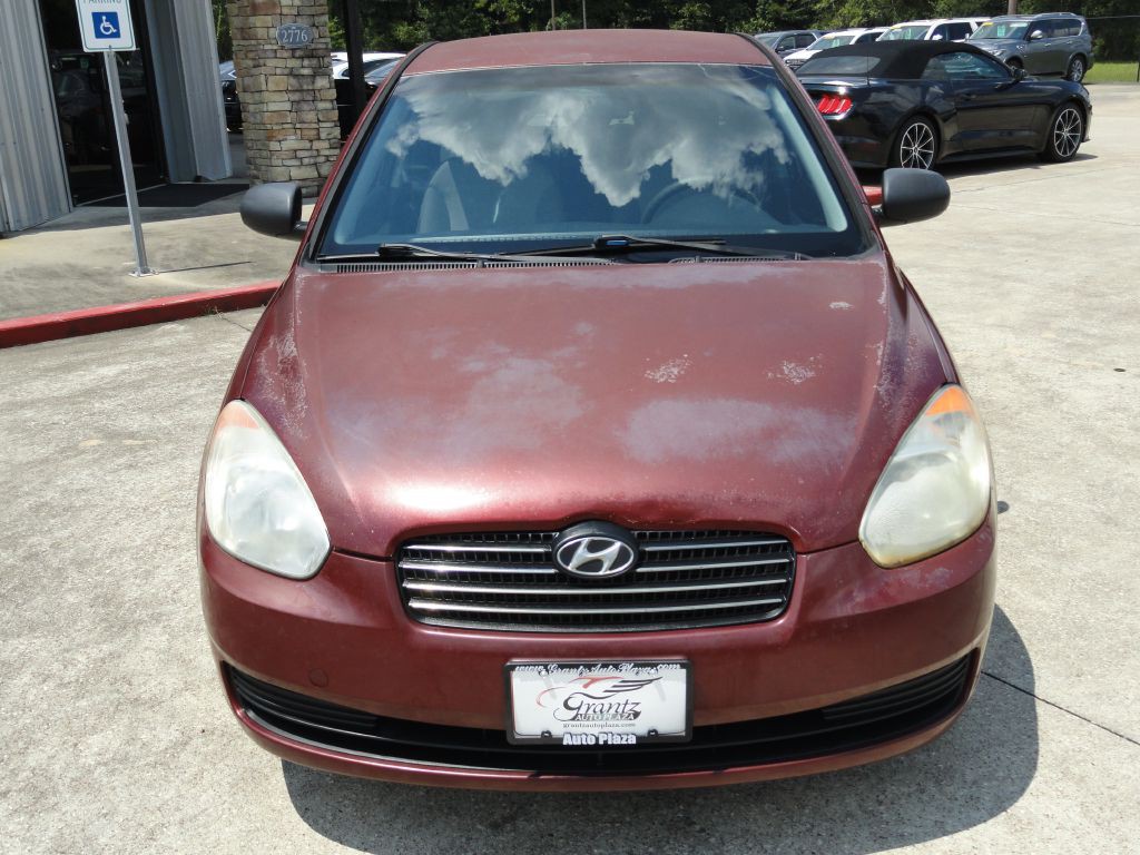 2010 Hyundai Accent Image 2