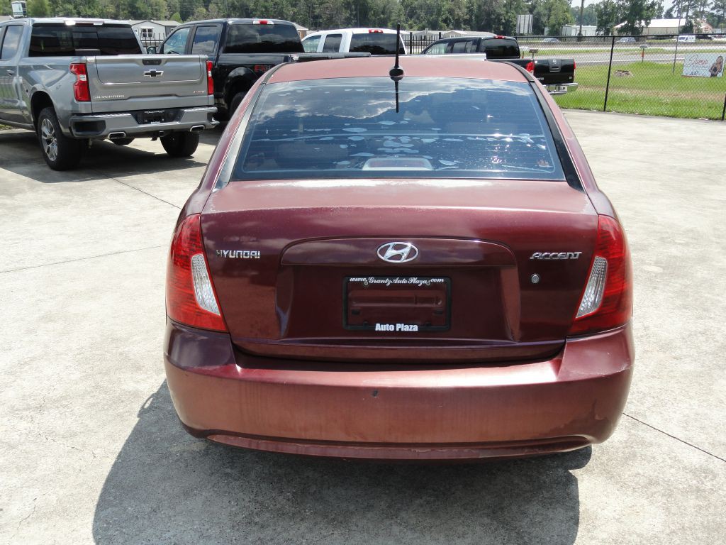 2010 Hyundai Accent Image 4