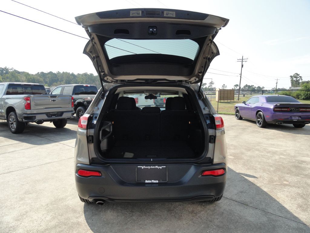 2016 Jeep Cherokee Image 11