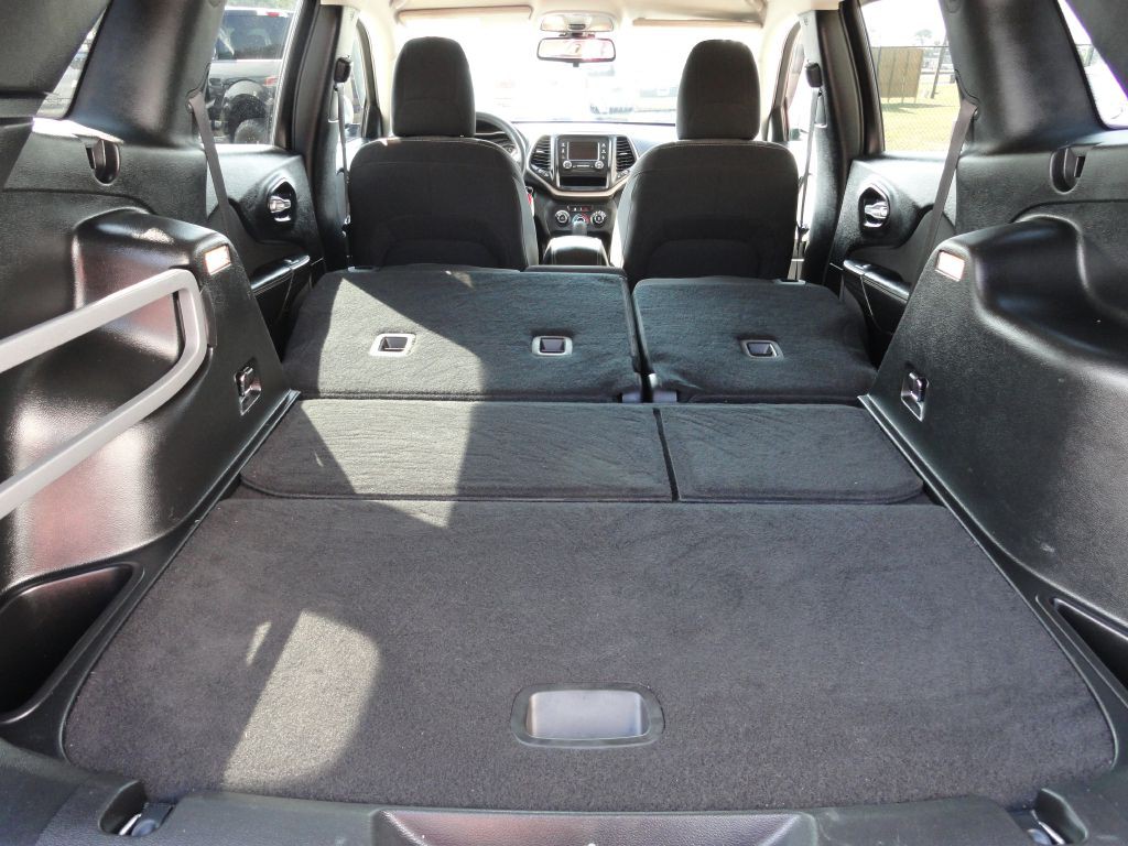 2016 Jeep Cherokee Image 13