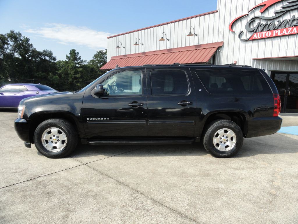 2010 Chevrolet Suburban Image 3