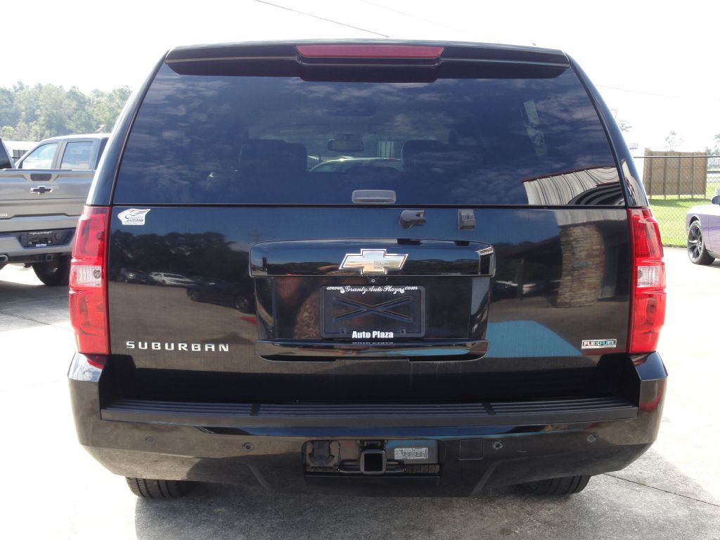2010 Chevrolet Suburban Image 4