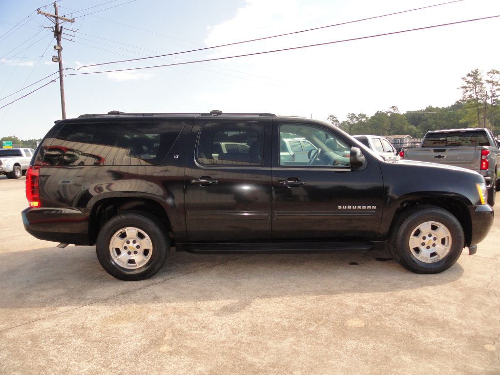 2010 Chevrolet Suburban Image 5