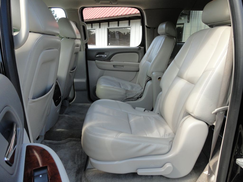 2010 Chevrolet Suburban Image 9