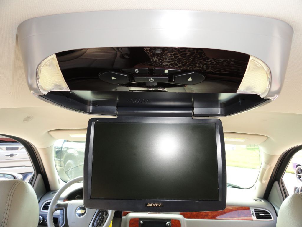 2010 Chevrolet Suburban Image 16