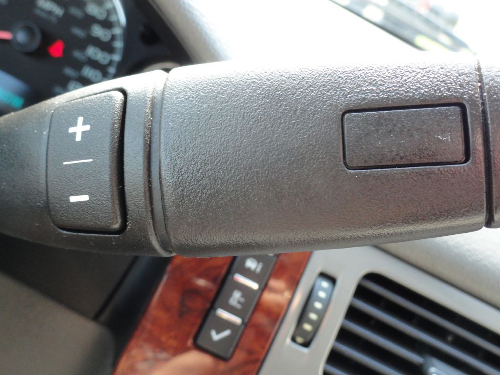2010 Chevrolet Suburban Image 24