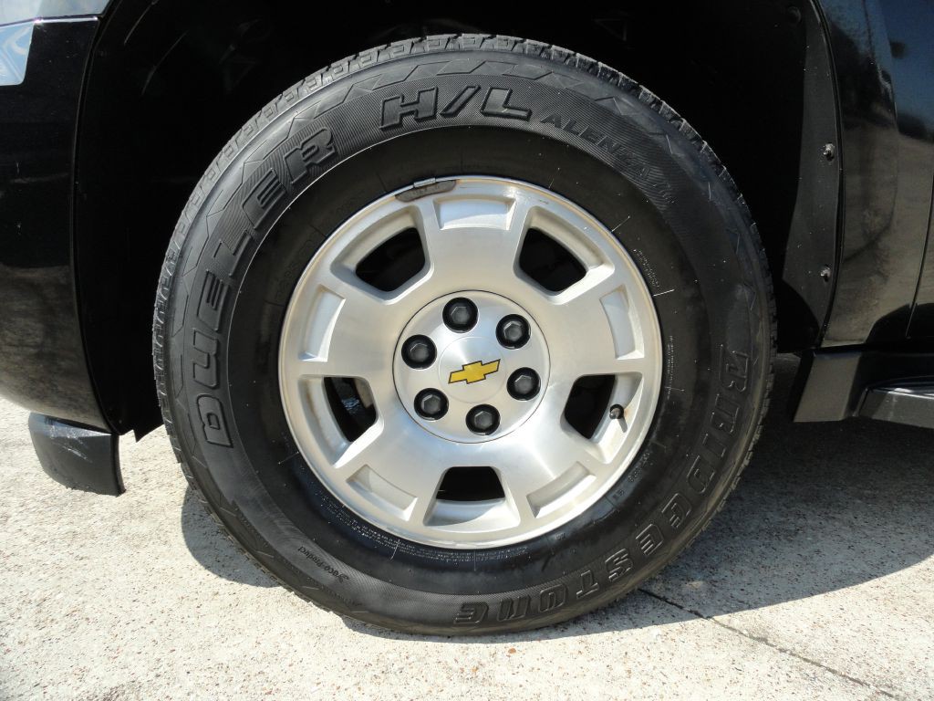 2010 Chevrolet Suburban Image 28