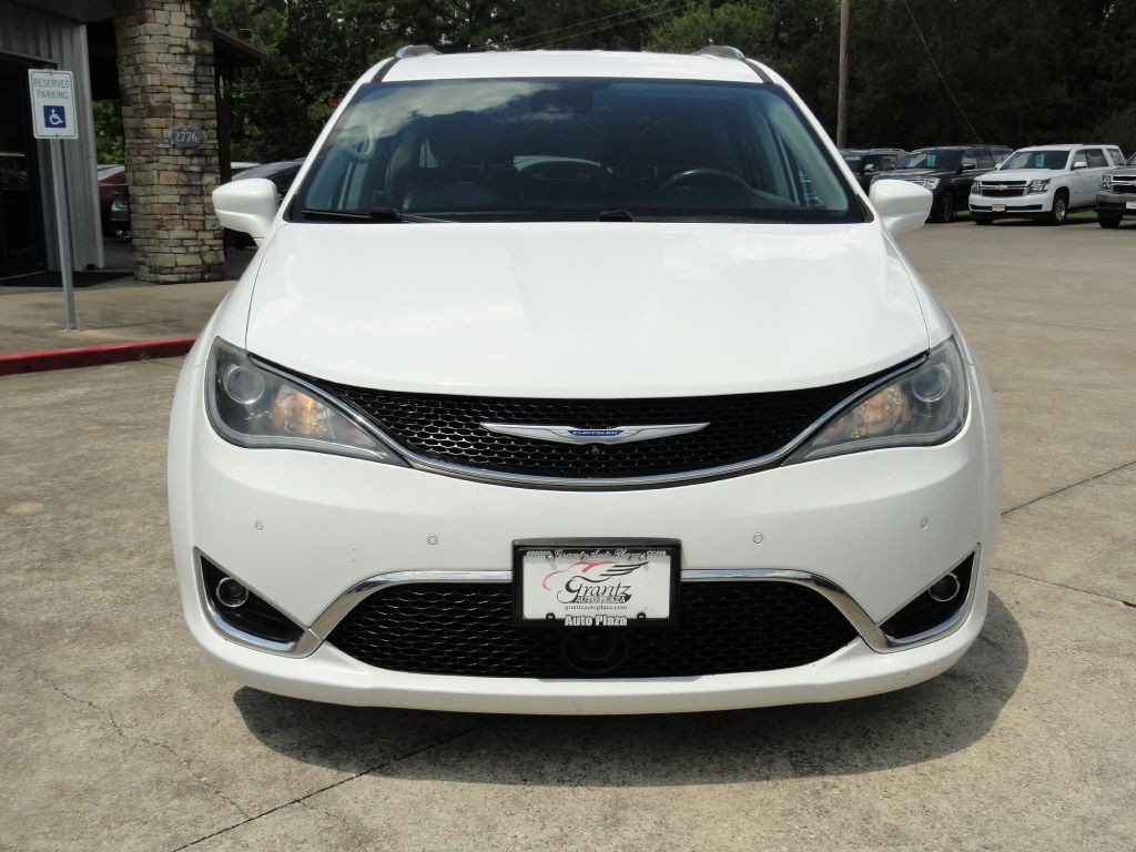 2019 Chrysler Pacifica Image 2