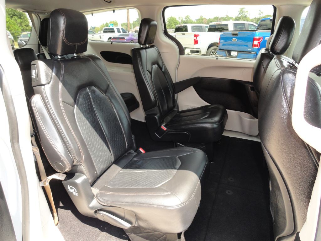2019 Chrysler Pacifica Image 7