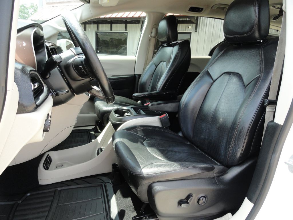 2019 Chrysler Pacifica Image 10