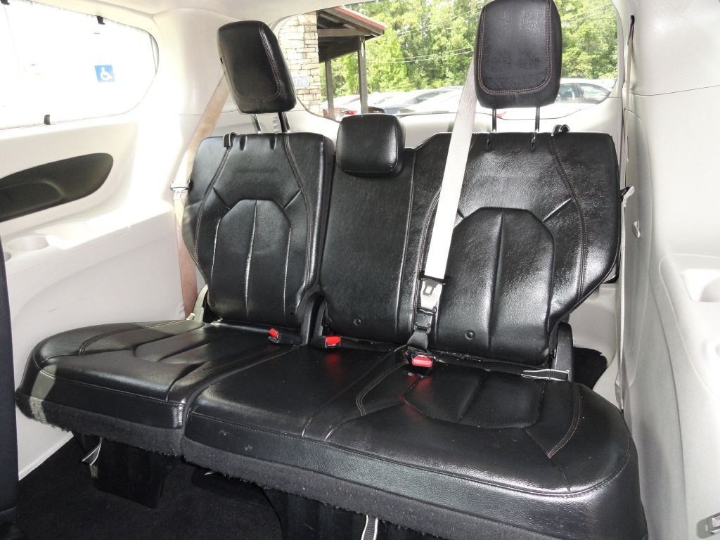 2019 Chrysler Pacifica Image 11