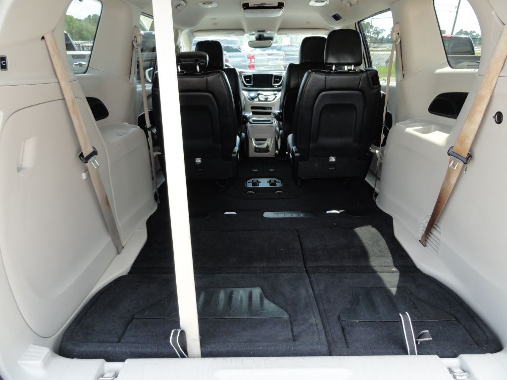 2019 Chrysler Pacifica Image 16