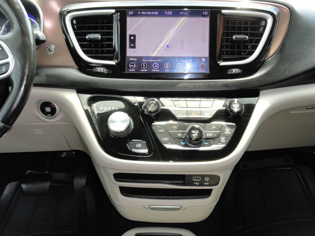2019 Chrysler Pacifica Image 17