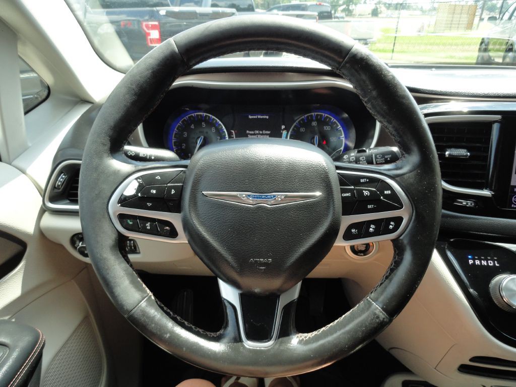 2019 Chrysler Pacifica Image 28