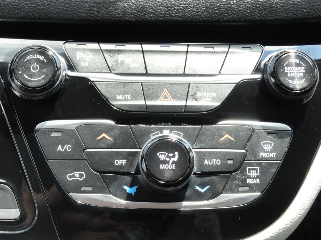 2019 Chrysler Pacifica Image 32