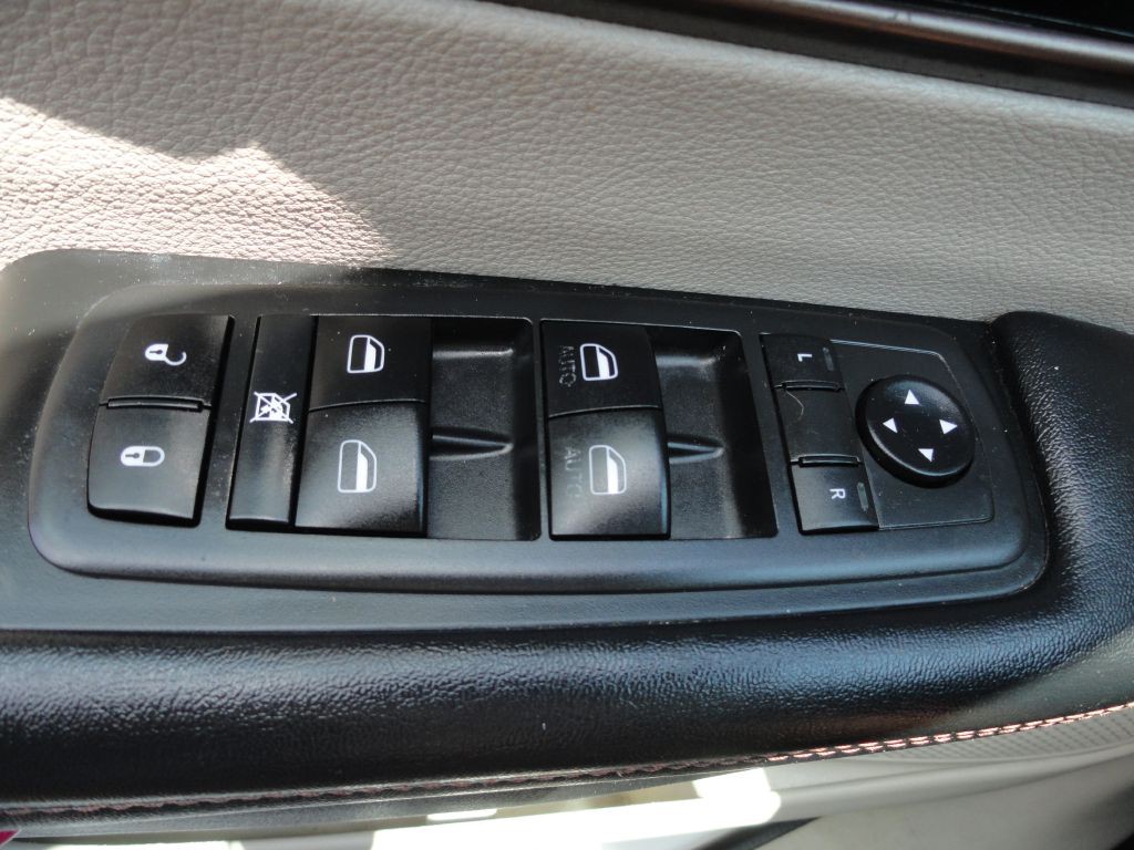 2019 Chrysler Pacifica Image 36