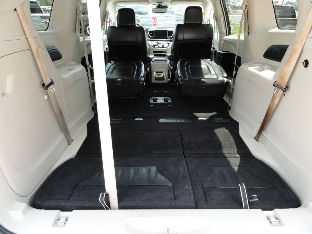 2019 Chrysler Pacifica Image 41