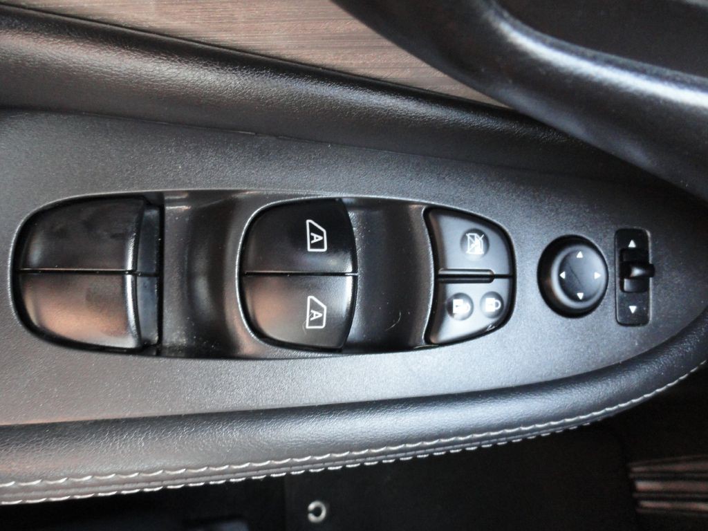 2017 Nissan Murano Image 24