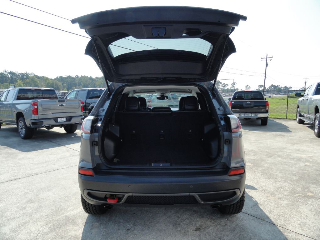 2019 Jeep Cherokee Image 12