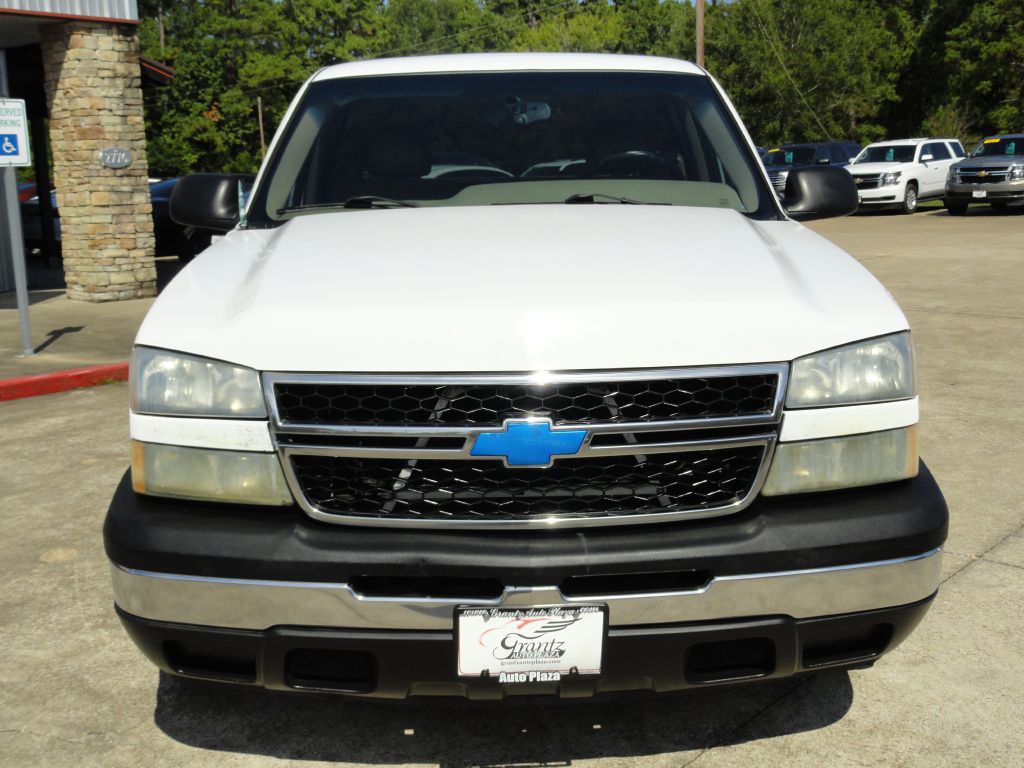 2006 Chevrolet Silverado 1500 Image 2