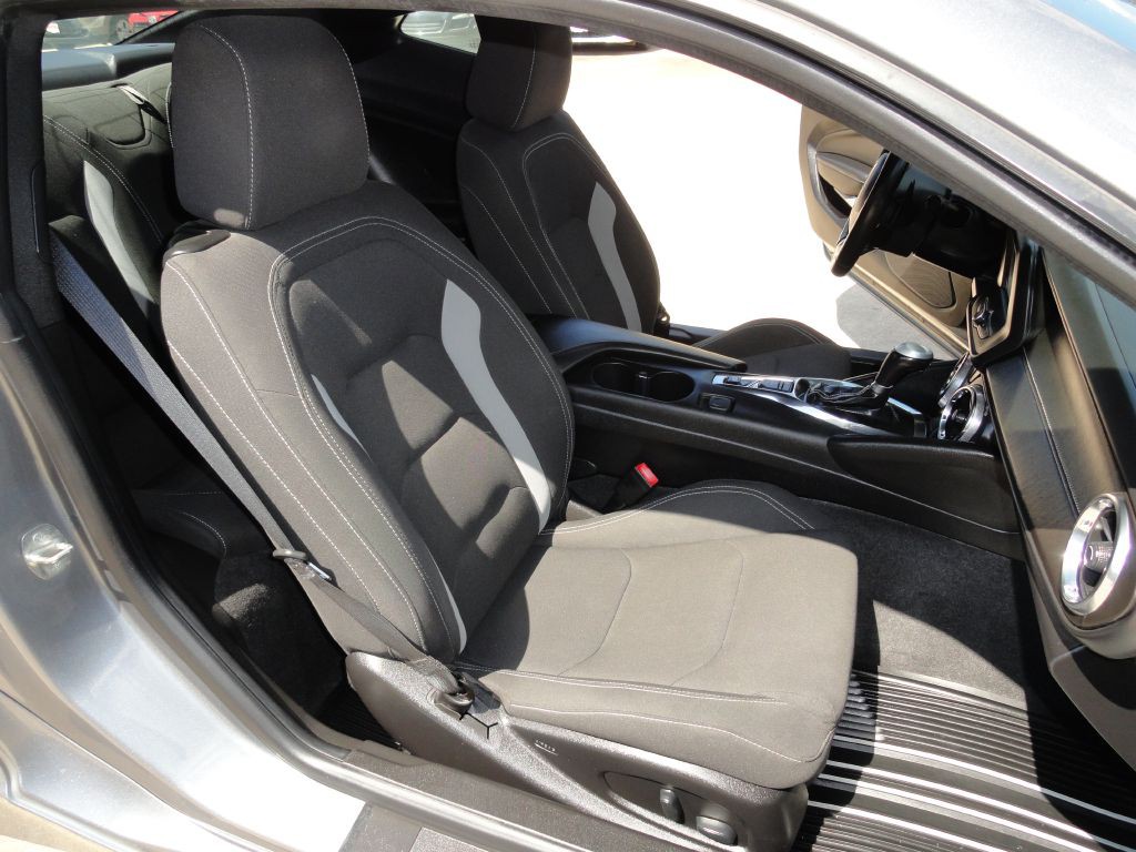 2020 Chevrolet Camaro Image 7