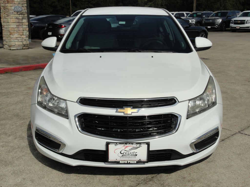 2015 Chevrolet Cruze Image 2