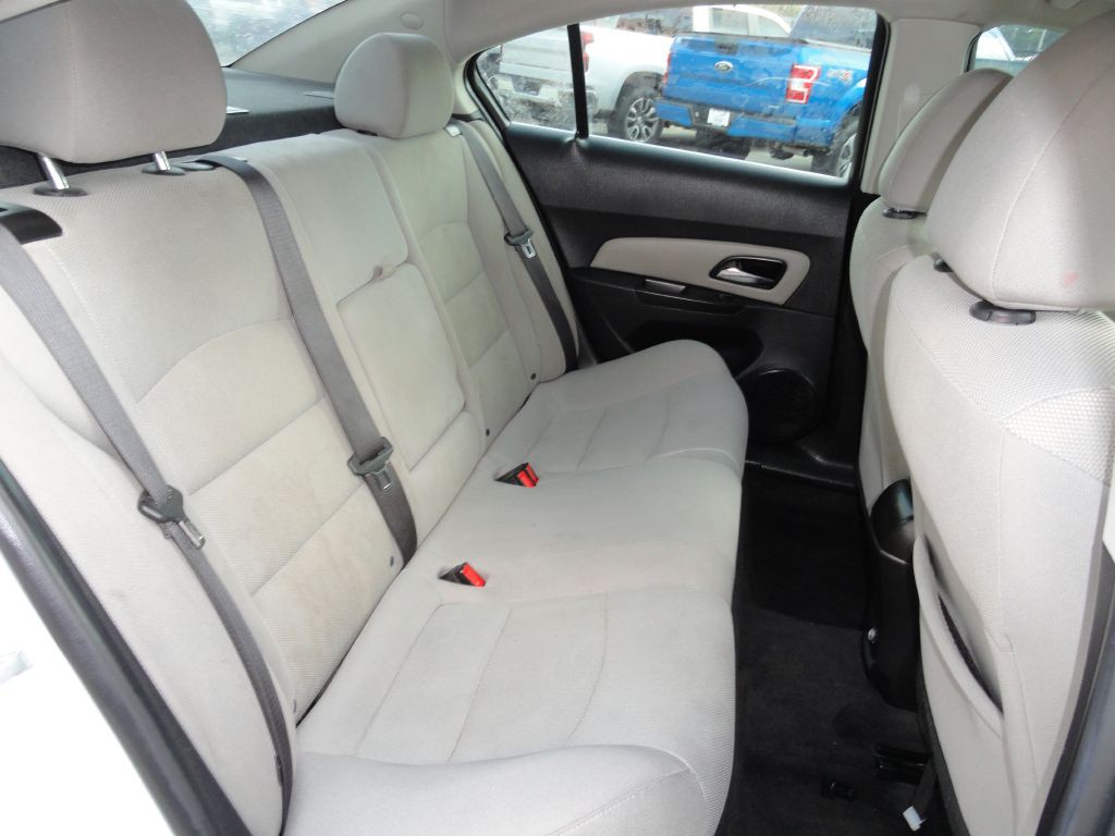 2015 Chevrolet Cruze Image 7