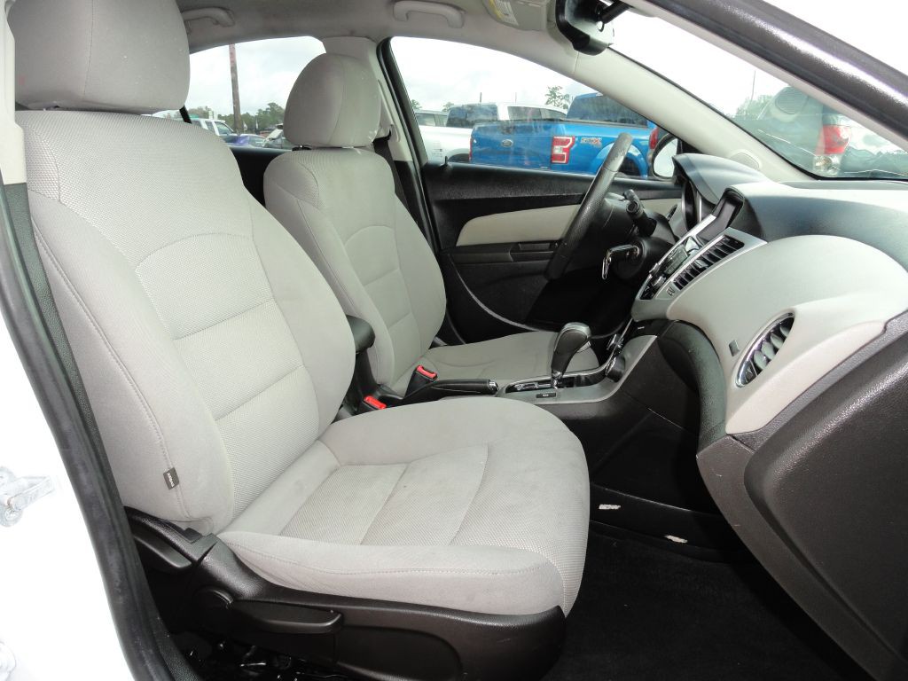 2015 Chevrolet Cruze Image 8