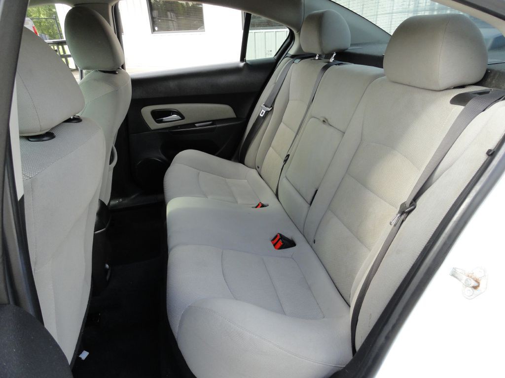 2015 Chevrolet Cruze Image 9