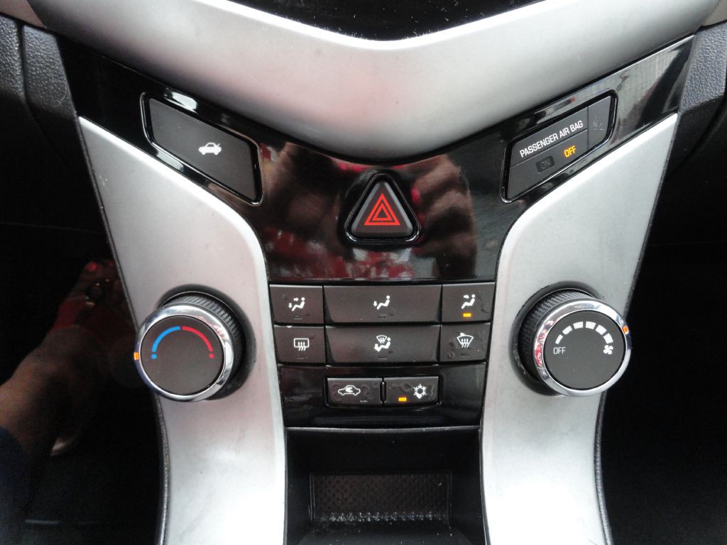 2015 Chevrolet Cruze Image 15